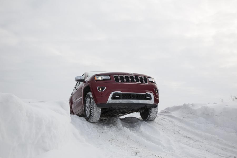 Jeep Grand Cherokee Overland 2013 года  (фото 18 из 20)